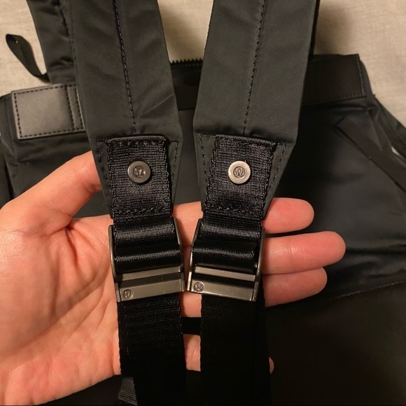 SOLD (145$) Lululemon spring fling backpack - Picture 6 of 16